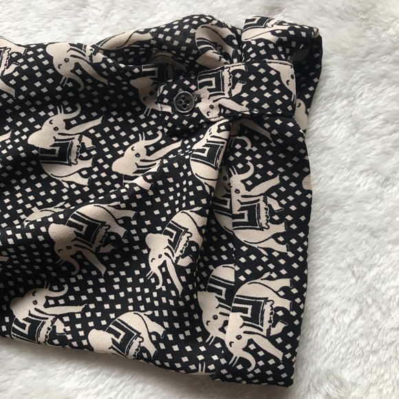 Pixley Button-Tap Sleeve Blouse - Picture 3 of 4